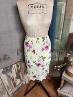 Vintage zachtgroene gebloemde rok maat S midi izgs, Kleding | Dames, Rokken, Ophalen of Verzenden, Zo goed als nieuw, Maat 38/40 (M)