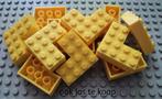 702(2) ca 11 Yellow Brick 4 x 4 Corner oude plastic, Ophalen of Verzenden, Gebruikt