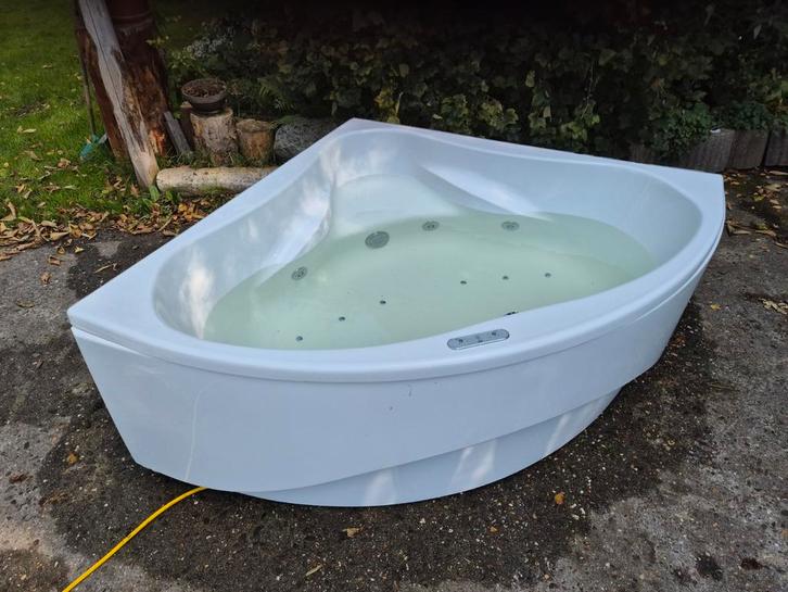 Riho bubbelbad/jacuzzi met jets, Huis en Inrichting, Badkamer | Complete badkamers, Gebruikt, Ophalen