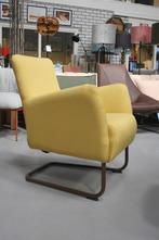 Leuke vrolijke fauteuil stof geel sledestoel Jess Design, Huis en Inrichting, Fauteuils, Ophalen, 75 tot 100 cm, Zo goed als nieuw