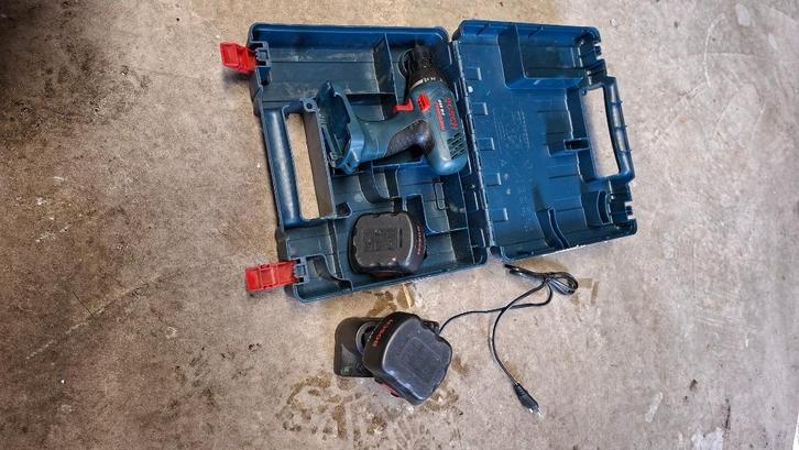 Te koop accuboormachine Blauwe Bos ch in koffer., Doe-het-zelf en Verbouw, Gereedschap | Boormachines, Gebruikt, Boor- en Schroefmachine