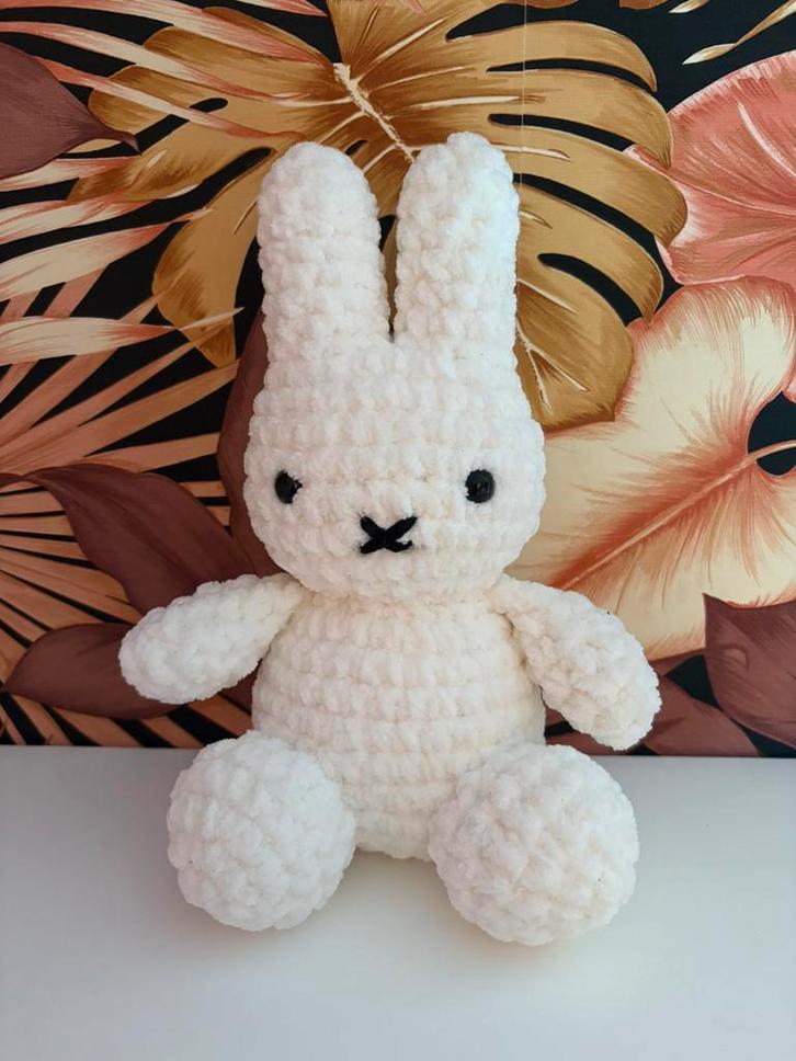 Gehaakt konijntje knuffel, Kinderen en Baby's, Speelgoed | Knuffels en Pluche, Zo goed als nieuw, Konijn, Ophalen of Verzenden
