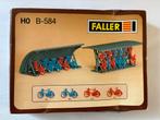 Faller B-584 fietsen met stalling, Hobby en Vrije tijd, Modeltreinen | H0, Overige merken, Gelijkstroom of Wisselstroom, Brug, Tunnel of Gebouw