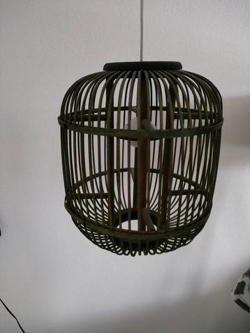 Houten hanglamp beschikbaar voor biedingen