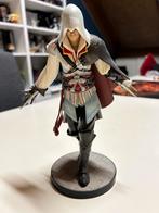 Assassins creed ezio statue, Verzamelen, Ophalen, Gebruikt