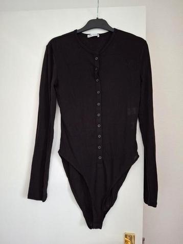 Brand new Zara black playsuits. Size M beschikbaar voor biedingen