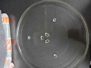 nieuwe glazen draaiplateau 34 cm beschikbaar voor biedingen