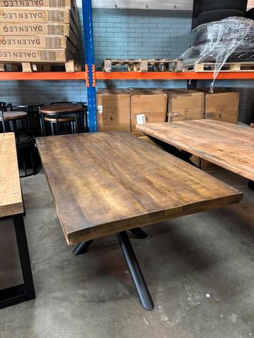 Eettafel 160 x 90 cm beschikbaar voor biedingen