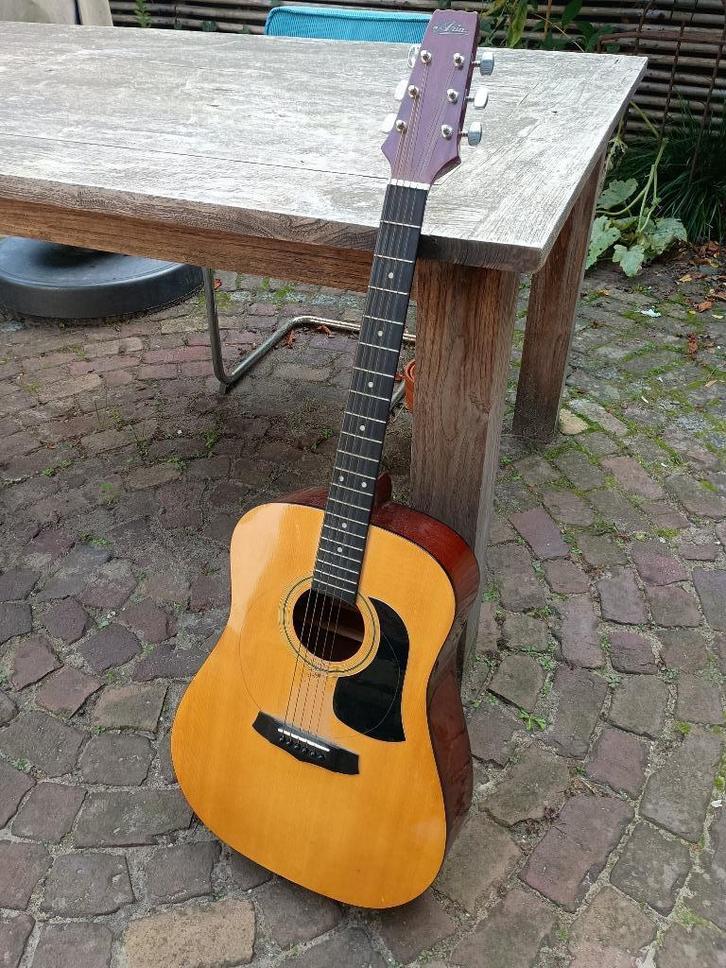 Aria AW75 akoestische gitaar met gitaartas, Muziek en Instrumenten, Snaarinstrumenten | Gitaren | Akoestisch, Zo goed als nieuw