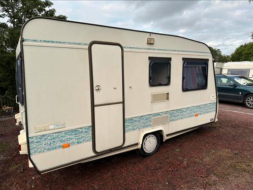 Adria Unica 390 DB – met stapelbed, toilet en luifel, Caravans en Kamperen, Caravans, Bedrijf, tot en met 4, 500 - 750 kg, Treinzit