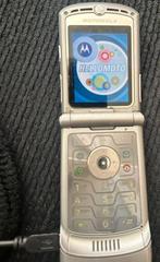 Motorola RAZR V3 Zilver - Incl. Metalen doos  & Accessoires, Gebruikt, Fysiek toetsenbord, Inklapmodel, Ophalen of Verzenden