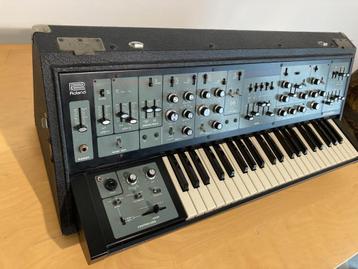 Roland SH-5 en Roland SH-7 - Alleen als set te koop beschikbaar voor biedingen