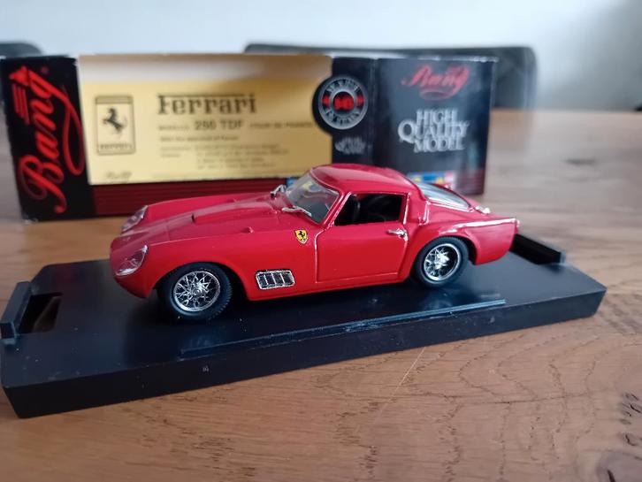 Ferrari Classic 250 #rood, Hobby en Vrije tijd, Modelauto's | 1:43, Nieuw, Auto, Overige merken, Ophalen of Verzenden