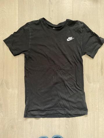 Nike t shirt zwart maat xs/176 beschikbaar voor biedingen