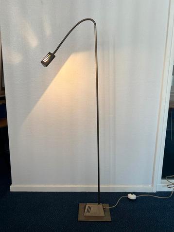 Messing VLOERLAMP met flexibele (lamme) gedeelte - Halogeen beschikbaar voor biedingen