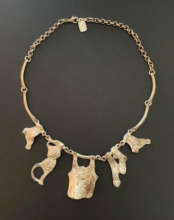 Wasgoed ketting van Il etait une fois beschikbaar voor biedingen