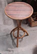 Rotan plantentafeltje, Ophalen