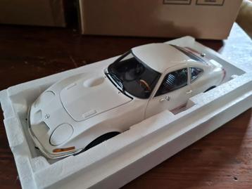1:18 Opel GT uit 1970 Wit Minichamps  beschikbaar voor biedingen
