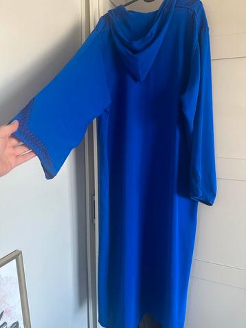 Diverse Jurken - Blauw, Bloemen, Print beschikbaar voor biedingen