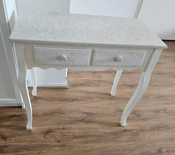 Houten Sidetable beschikbaar voor biedingen