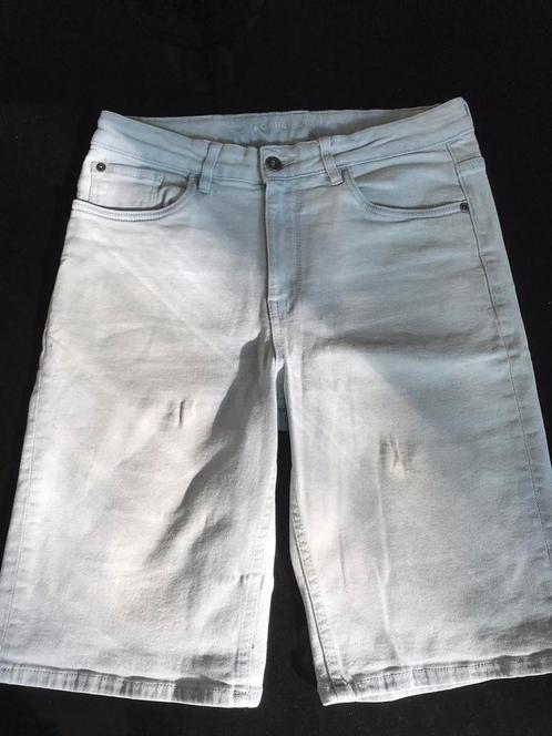 Garcia Jeans Bermuda lichtblauw maat 170, Kleding | Heren, Spijkerbroeken en Jeans, Gedragen, Blauw, Ophalen of Verzenden