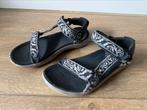 Teva sandalen maat 37, Kinderen en Baby's, Kinderkleding | Schoenen en Sokken, Gebruikt, Ophalen of Verzenden