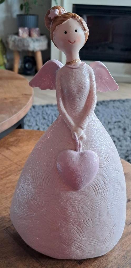 Roze Engel Beeldje Action - Gezocht!, Huis en Inrichting, Woonaccessoires | Overige, Gebruikt, Ophalen of Verzenden