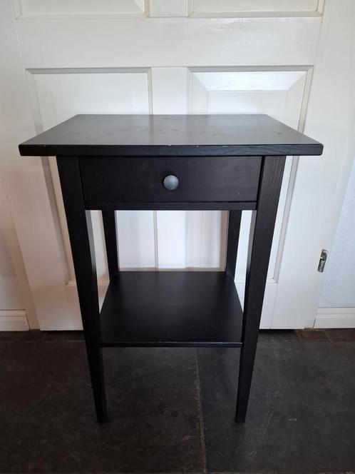 Ikea Hemnes nachtkastje zwart (grenen) bijzettafel. , Huis en Inrichting, Tafels | Sidetables, Gebruikt, 25 tot 50 cm, 50 tot 100 cm