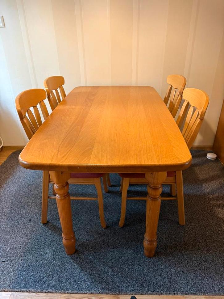 Massieve houten eettafel met 4 stoelen – in mooie staat, Antiek en Kunst, Antiek | Meubels | Tafels, Ophalen