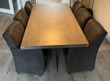 Eettafel met kruispoot onderstel – optioneel met 6 stoelen beschikbaar voor biedingen