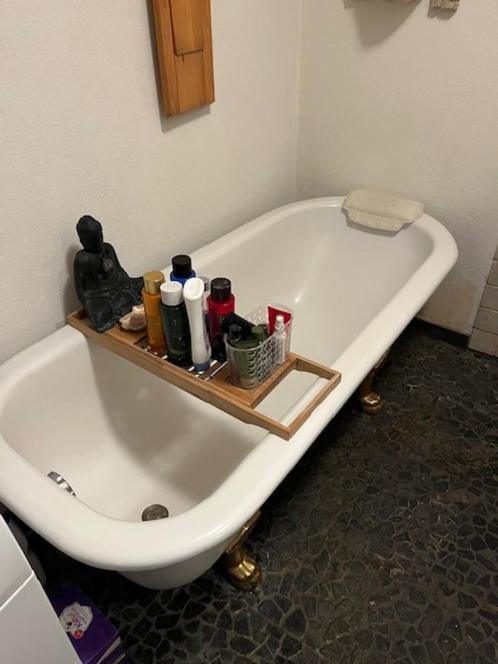 Vintage witte vrijstaande badkuip met gouden leeuwen pootjes, Huis en Inrichting, Badkamer | Badkamermeubels, Gebruikt, Overige typen