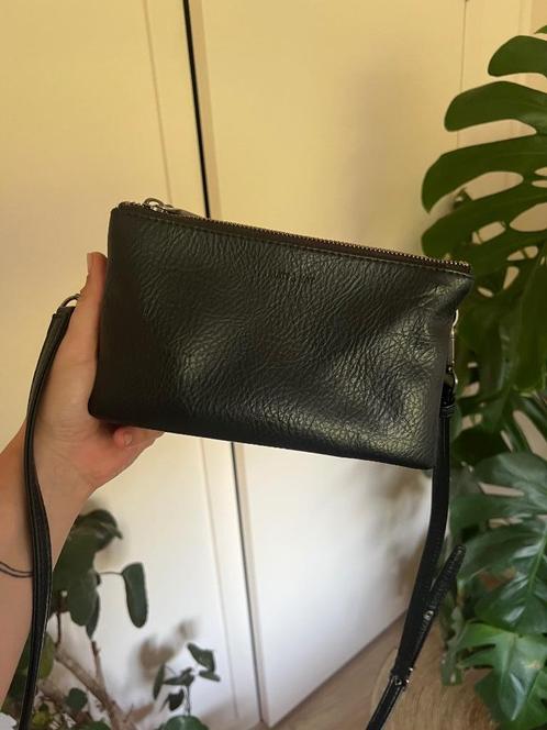 Crossbody tas matt&nat 3 vakken €30, Sieraden, Tassen en Uiterlijk, Tassen | Damestassen, Zo goed als nieuw, Schoudertasje, Zwart
