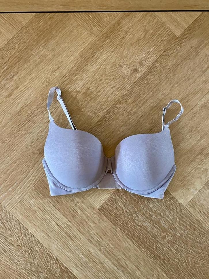 *NIEUW!* Grijze padded BH van Victoria's Secret, 34 D, Kleding | Dames, Ondergoed en Lingerie, BH, Grijs, Ophalen of Verzenden
