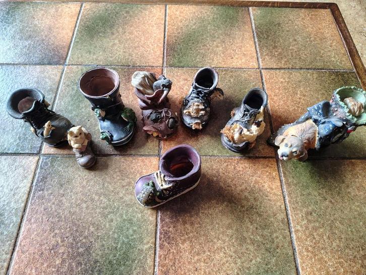 8 schoentjes met dieren polystone / plastic, Verzamelen, Beelden en Beeldjes, Zo goed als nieuw, Dier, Ophalen of Verzenden