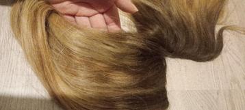 V part en haar weave beschikbaar voor biedingen