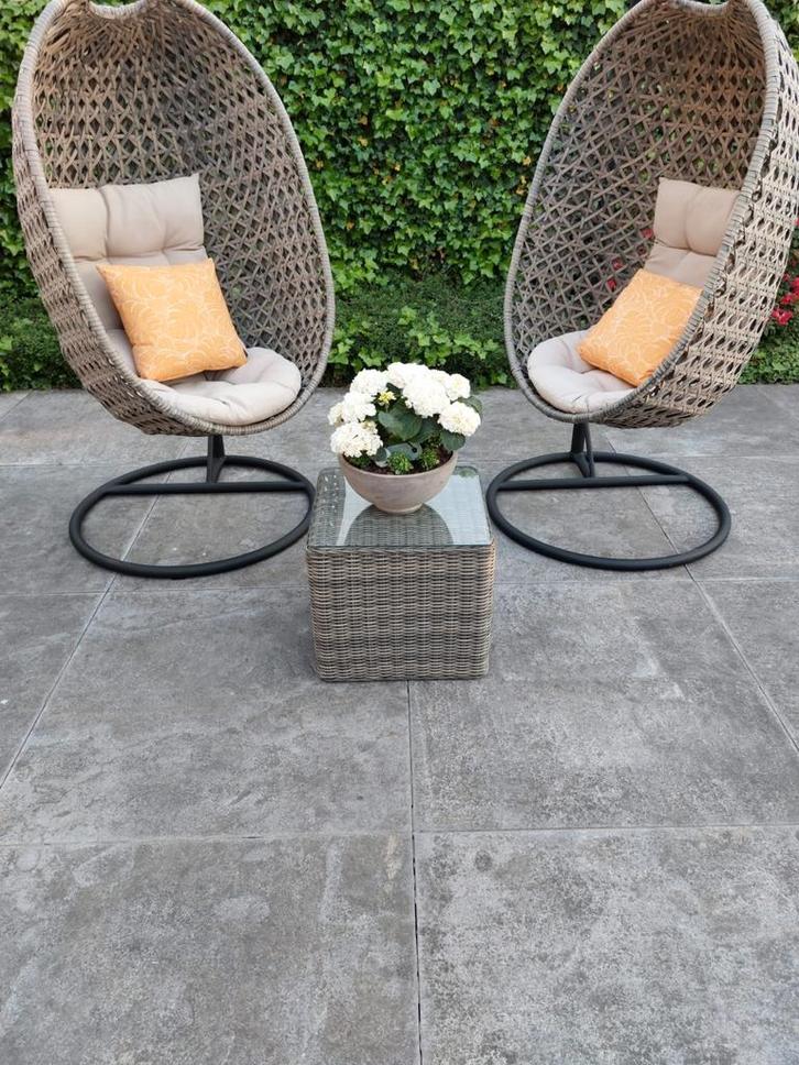 2  z.g.a.n. Wicker hang/schommelstoelen Manufesto, Tuin en Terras, Tuinstoelen, Zo goed als nieuw, Wicker, Ophalen