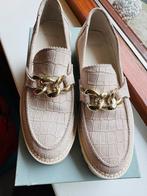Manfield Beige Loafers met Gouden Detail 38, Nieuw, Ophalen of Verzenden, Instappers, Beige