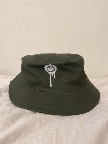 Louis Tomlinson Bucket Hat beschikbaar voor biedingen
