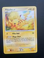 Pikachu 71/99, Hobby en Vrije tijd, Verzamelkaartspellen | Pokémon, Ophalen of Verzenden, Zo goed als nieuw, Foil