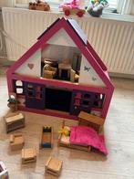 Houten Poppenhuis met Meubels en poppetjes, Kinderen en Baby's, Speelgoed | Poppenhuizen, Ophalen of Verzenden, Gebruikt, Poppenhuis