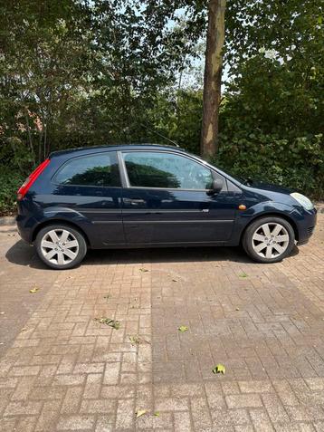 Ford Fiësta 1.3 8V 3DR 2005 Blauw, nieuwe APK beschikbaar voor biedingen