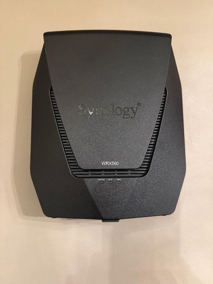 Synology Router WRX560, Computers en Software, Routers en Modems, Zo goed als nieuw, Router, Ophalen of Verzenden