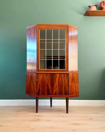 Vintage Deense palissander hoekkast | Jaren 60 beschikbaar voor biedingen
