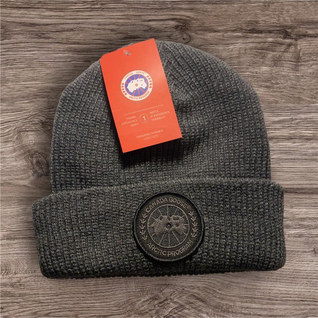 Canada Goose muts grijs, Ophalen of Verzenden, Zo goed als nieuw, Overige maten, Muts