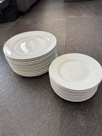Borden wit Blokker, Huis en Inrichting, Keuken | Servies, Ophalen, Porselein, Overige stijlen, Bord(en)