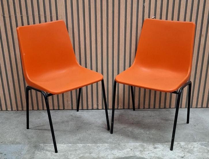 35 x Kunststof kuipstoelen oranje kantine horeca stoelen, Huis en Inrichting, Stoelen, Zo goed als nieuw, Vijf, Zes of meer stoelen