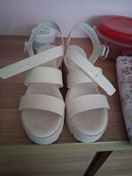 Beige Sandalen met Hak - Maat 40, Ophalen of Verzenden, Zo goed als nieuw, Beige, Sandalen of Muiltjes