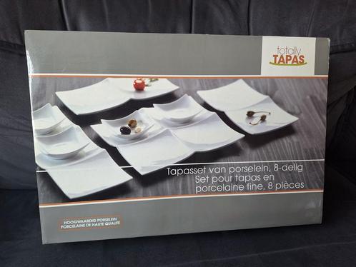 Totally Tapas Porseleinen Tapasset 8-delig, Huis en Inrichting, Keuken | Servies, Nieuw, Overige typen, Overige stijlen, Porselein