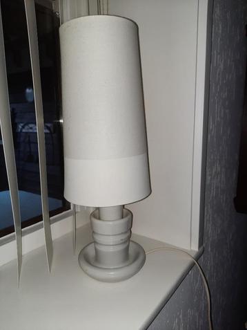 Porseleinen Isolator en Porseleinen Fitting (Tafellamp) beschikbaar voor biedingen