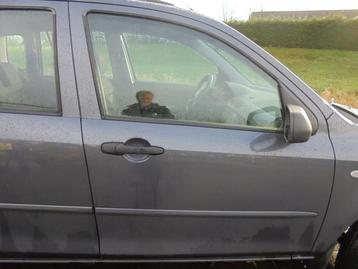 Portier 4Deurs rechts-voor van een Mazda 2. beschikbaar voor biedingen